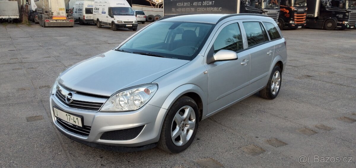 Opel Astra caravan 1,3CDTI 2008 1.majitel klima