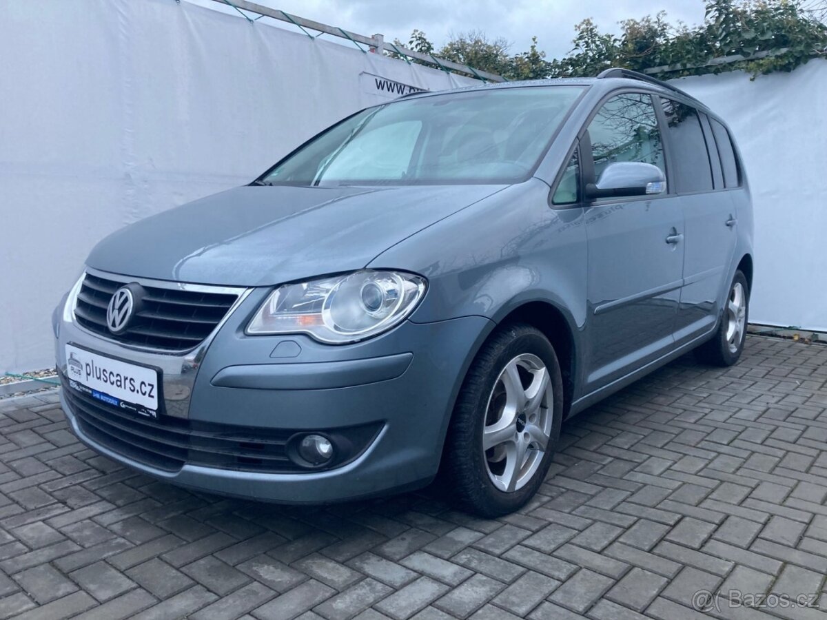 Volkswagen Touran, 2,0 TDi (103 kW), automat, nová STK