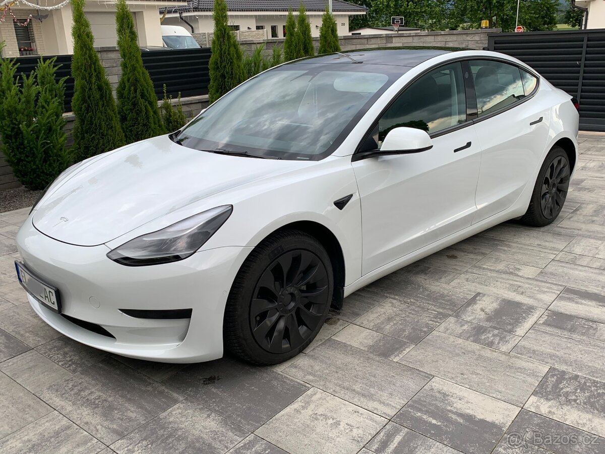 Tesla model 3 model 2022