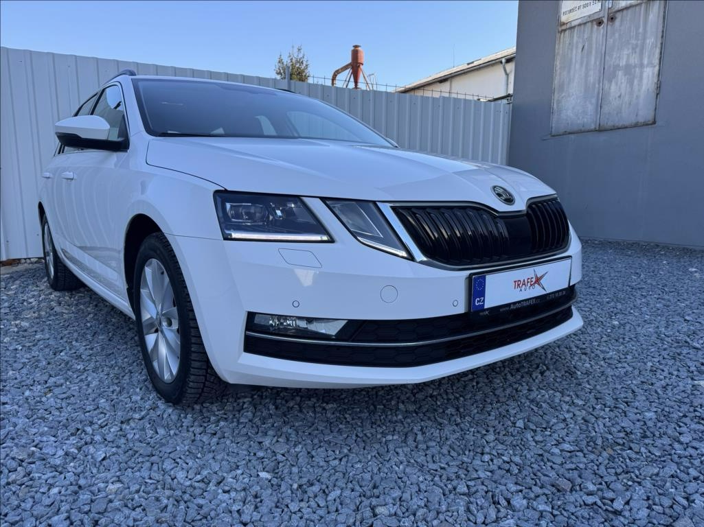 Škoda Octavia 1,6 TDI DSG Style původ ČR DPH