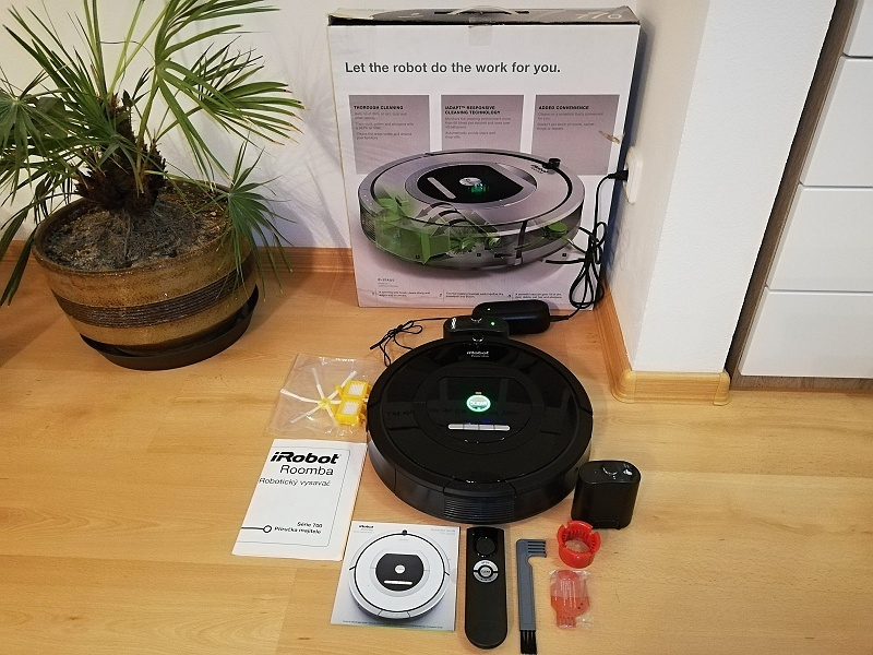 822 Vysavač robotický IROBOT ROOMBA