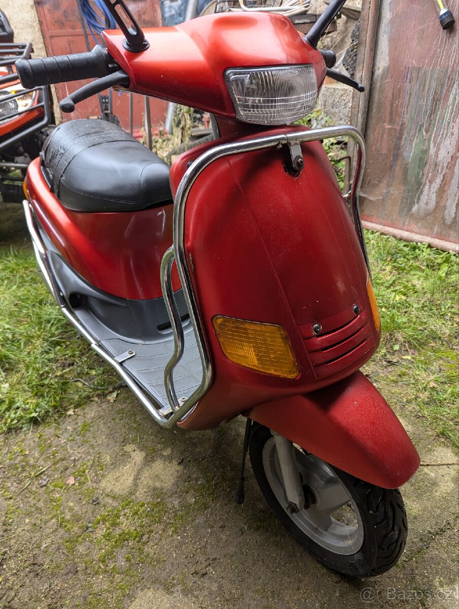 Piaggio zip  50ccm + druhý na díly  .