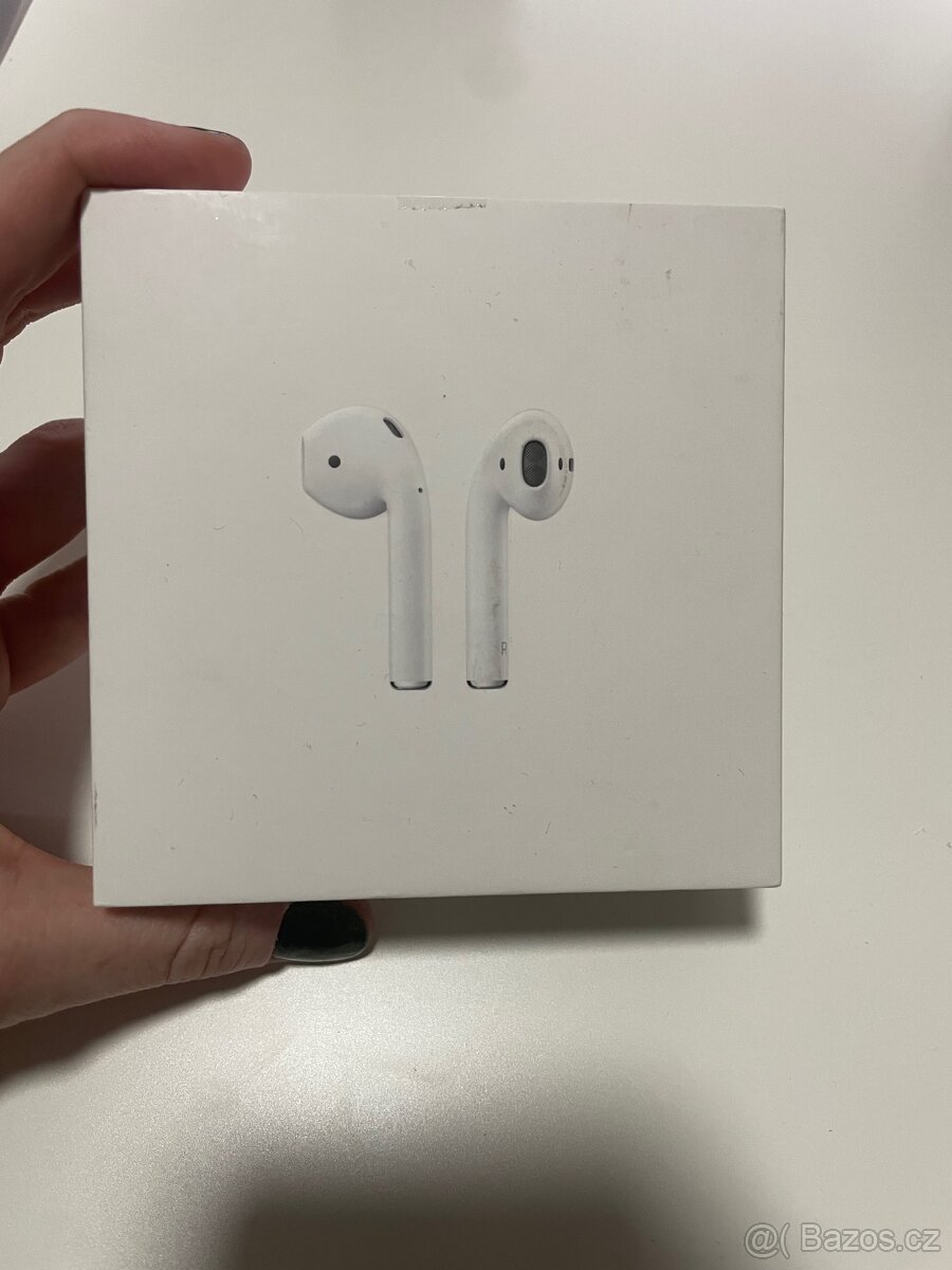 Apple AirPods bezdrátová sluchátka