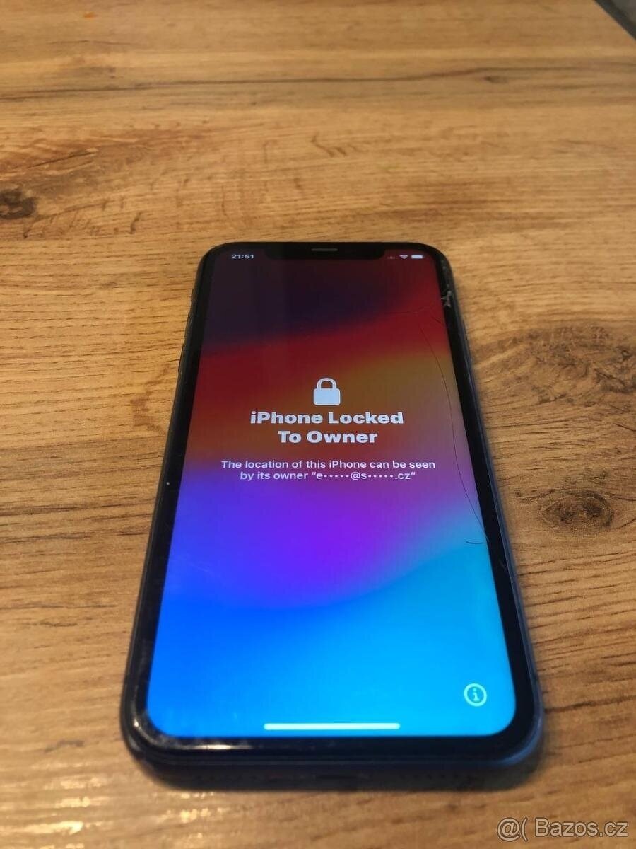 iPhone 11 64 GB - černý - na díly