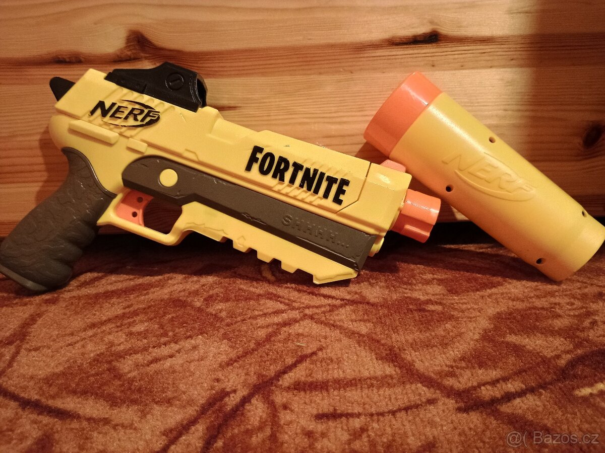 Nerf Fortnite sneaky blástr