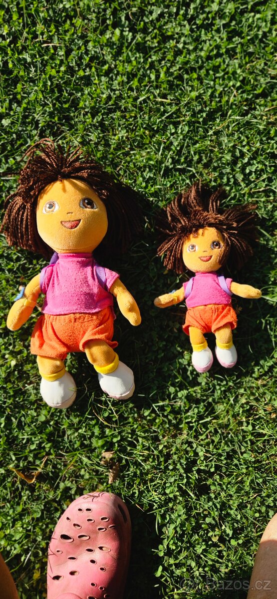 2 plyšové panenky  Dora,30 a 19 cm,batůžek na zádech