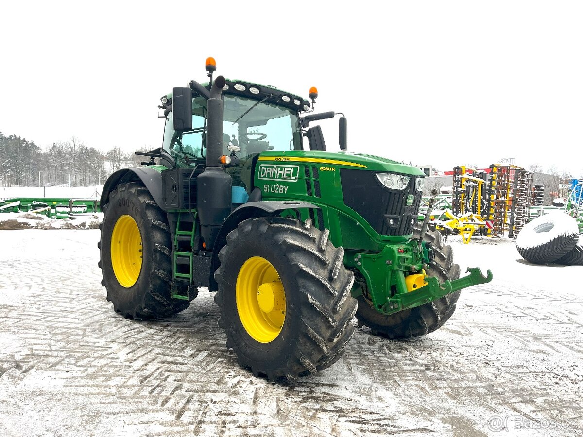 Traktor John Deere 6R250