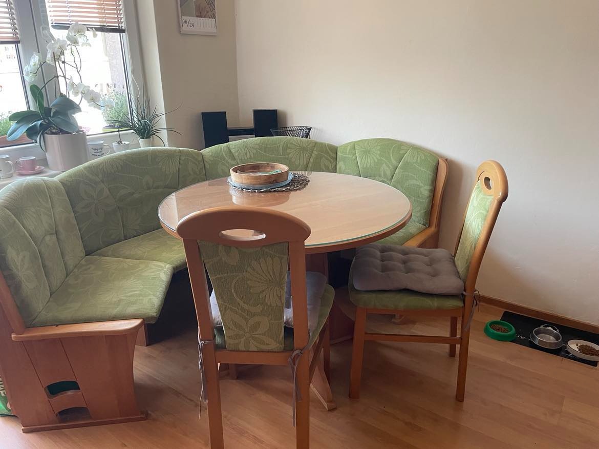 Jídelní stůl, lavice a židle