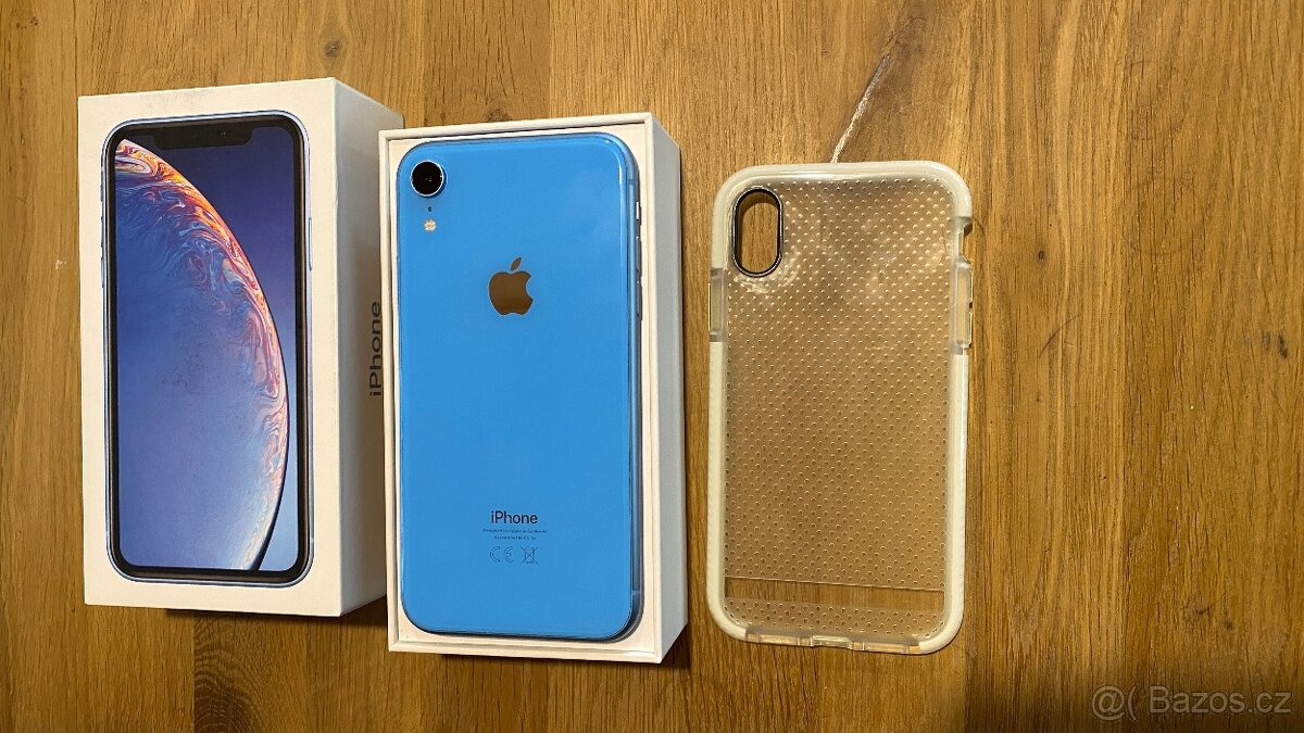 iPhone XR 64GB modrý, pěkný stav