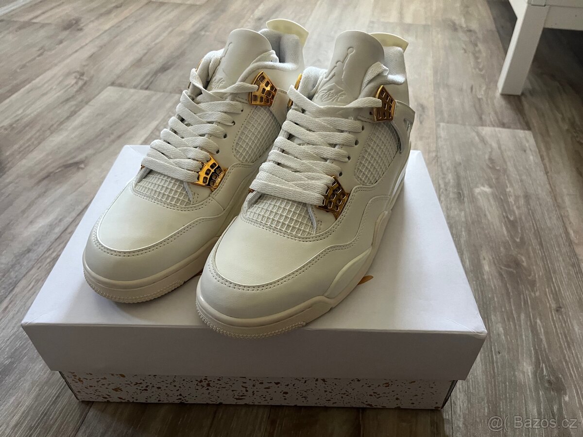 Jordan 4 metalic gold