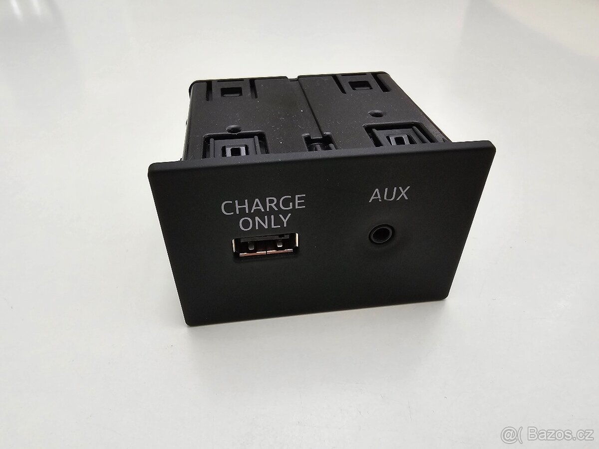 AUDI KONEKTOR USB,AUX / A3_Q2_A6_A7 / ČÍSLO DÍLU 4G0 035 726