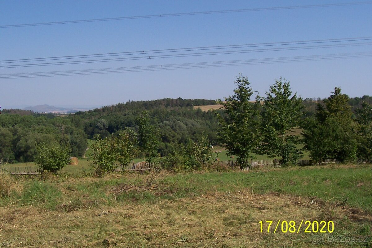 Prodám krásný pozemek za obcí Smolnice u Loun v těsném