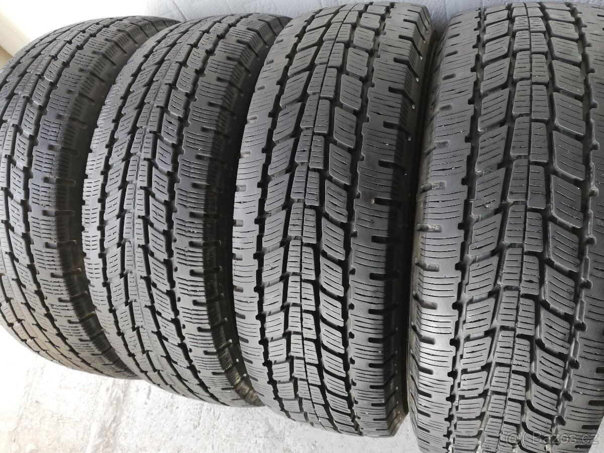 215/70 r15C celoroční pneumatiky na dodávku