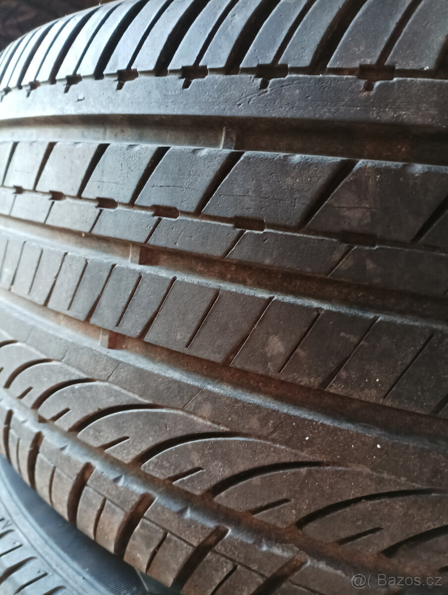 Letní pneu 285/45 r22