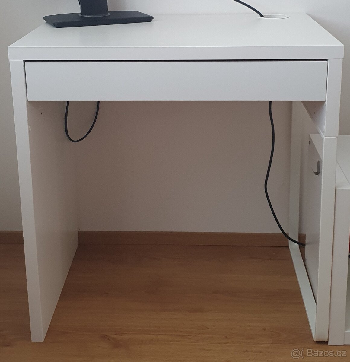 Psací / pracovní stůl IKEA MICKE, bílá, 73x50 cm