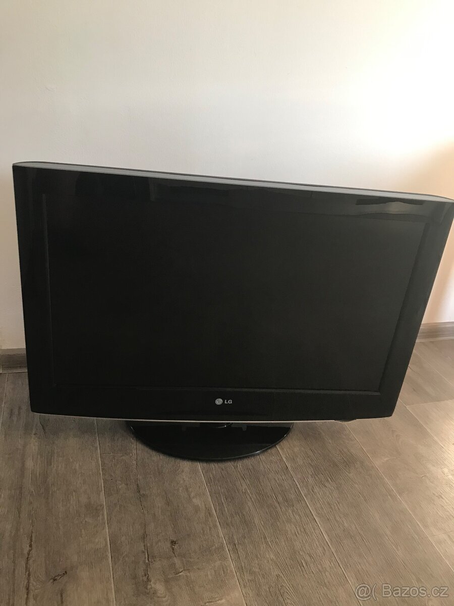 Televize LG- LCD, úhlopříčka 82 cm