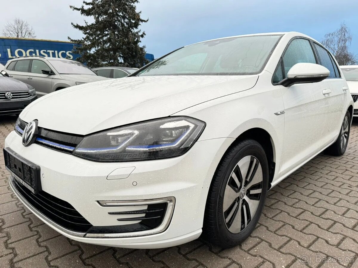 Volkswagen e-Golf 2020/100kw/virtual/kamera/kessy/dojezd 250