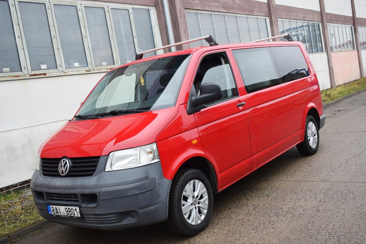 VW TRANSPORTER T5 2.5 TDi 96KW/LONG/6MÍST/KLIMA/TAŽNÉ/