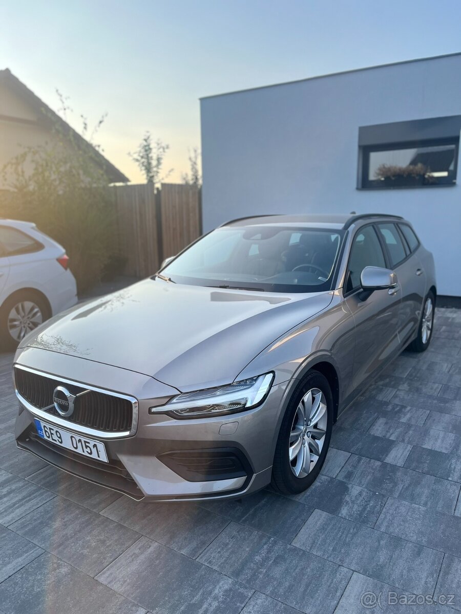 Volvo V60 D4 140kw Inscription 62tis km - perfektní stav