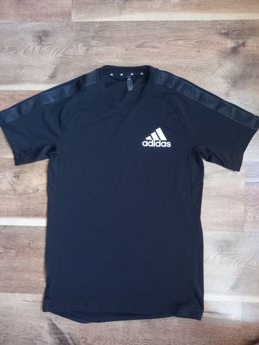 Funkční nové tričko Adidas vel.S