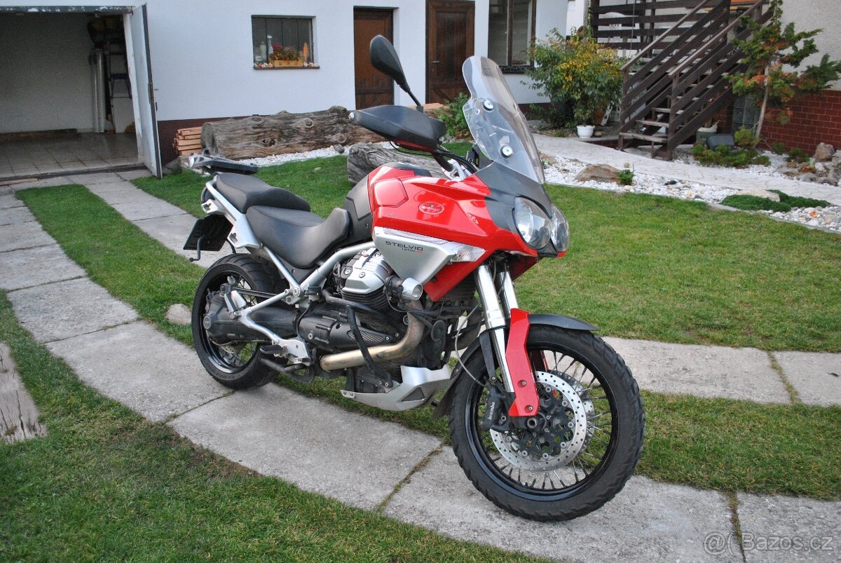 Moto Guzzi Stelvio 1200