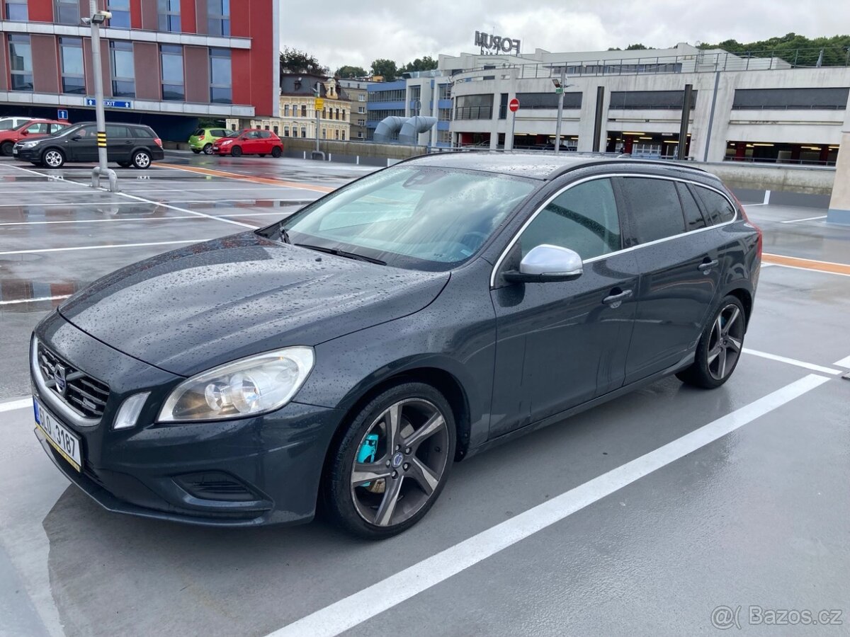 Volvo V60 2.0D D3 120KW R-DESIGN