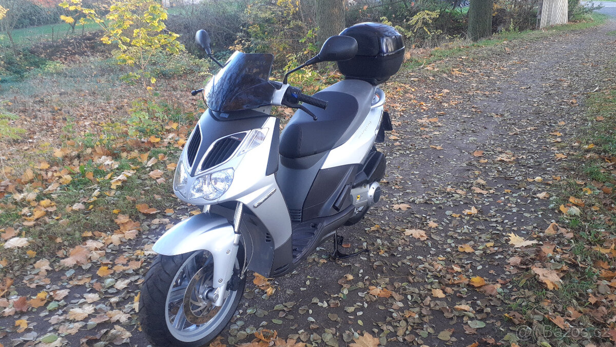 Aprilia sporcity 250 i.e po 1 Majitel