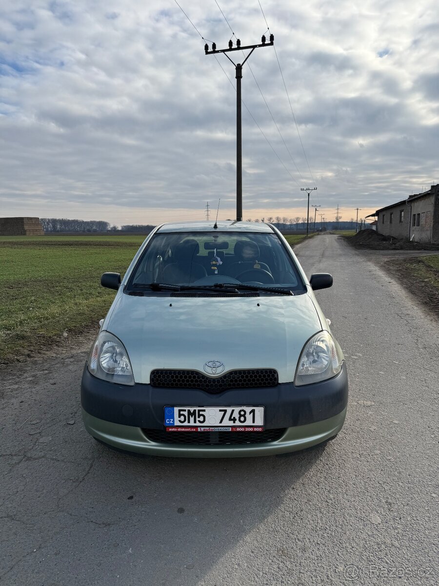 Prodám auto Toyotu Yaris 1.0, 50kw