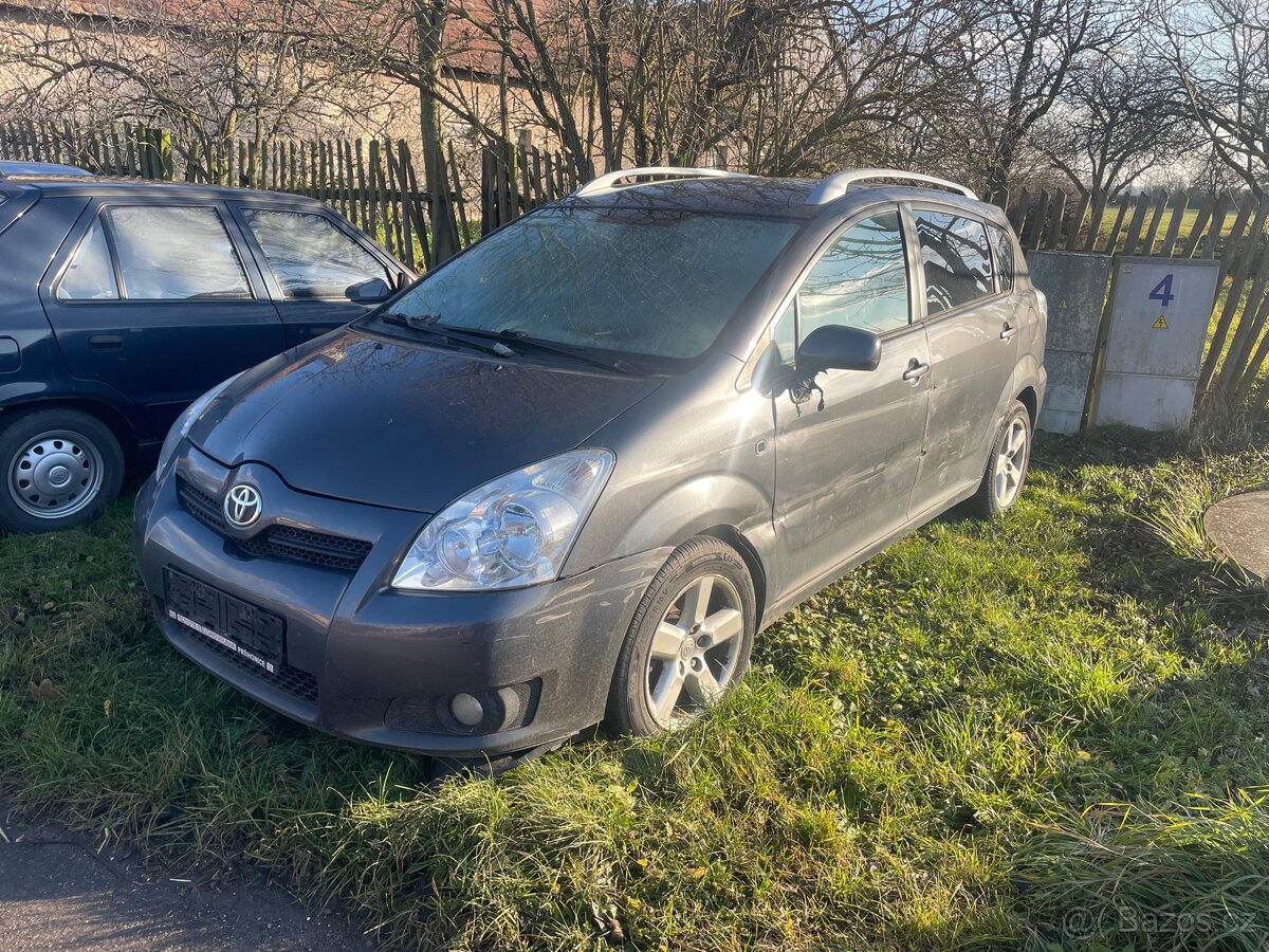 Toyota verso 2.2dti