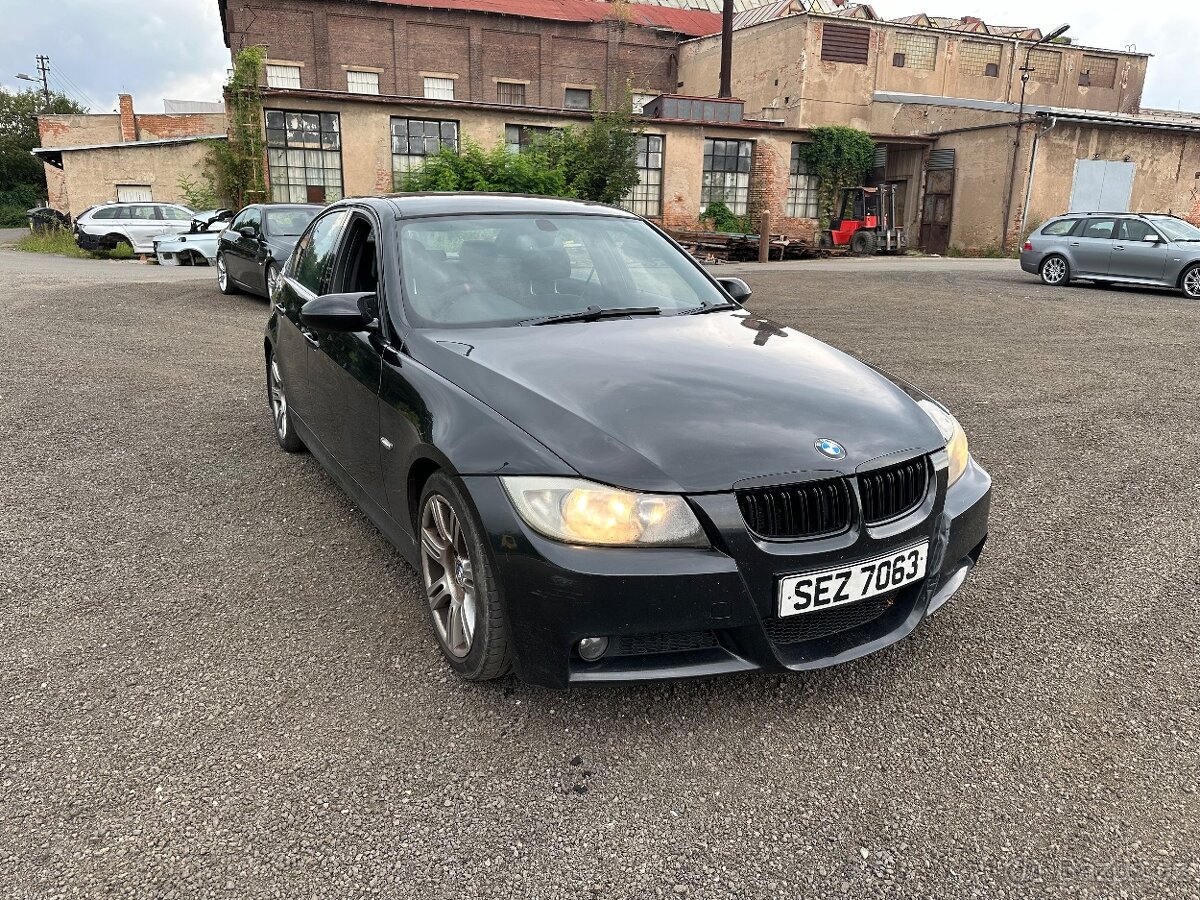 BMW E90 318d mpaket nahradni dily