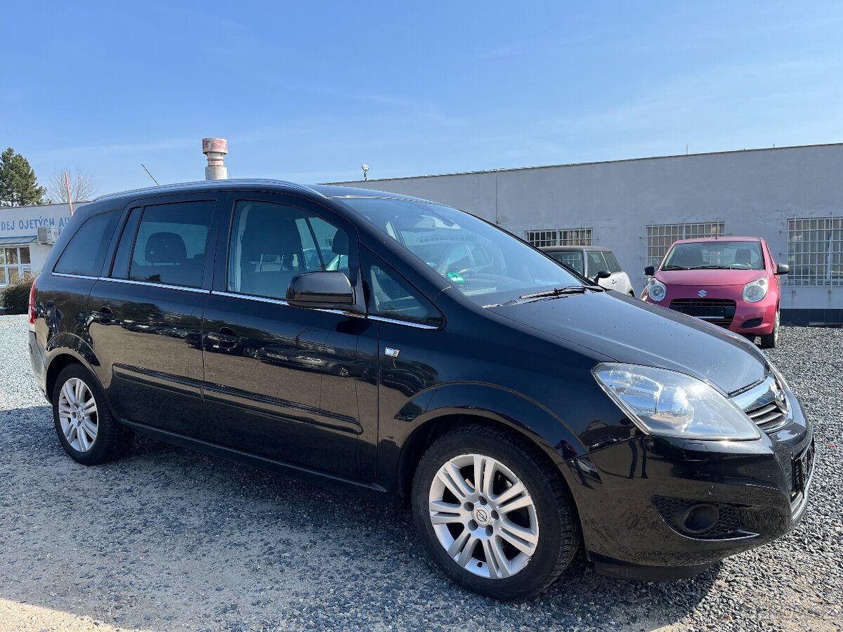 Opel Zafira 1.8i Inovation 7-Míst xenony