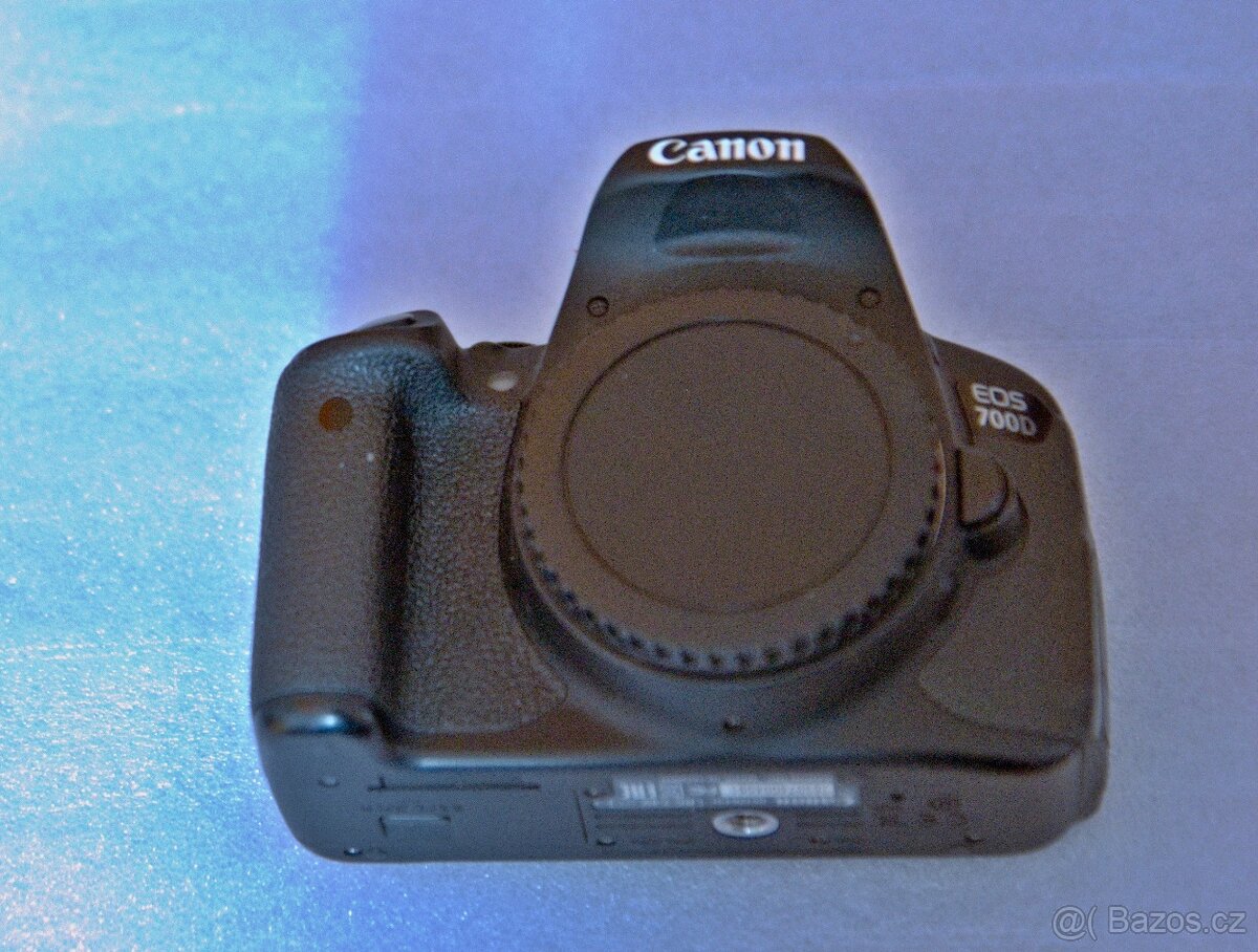 CANON EOS 700D