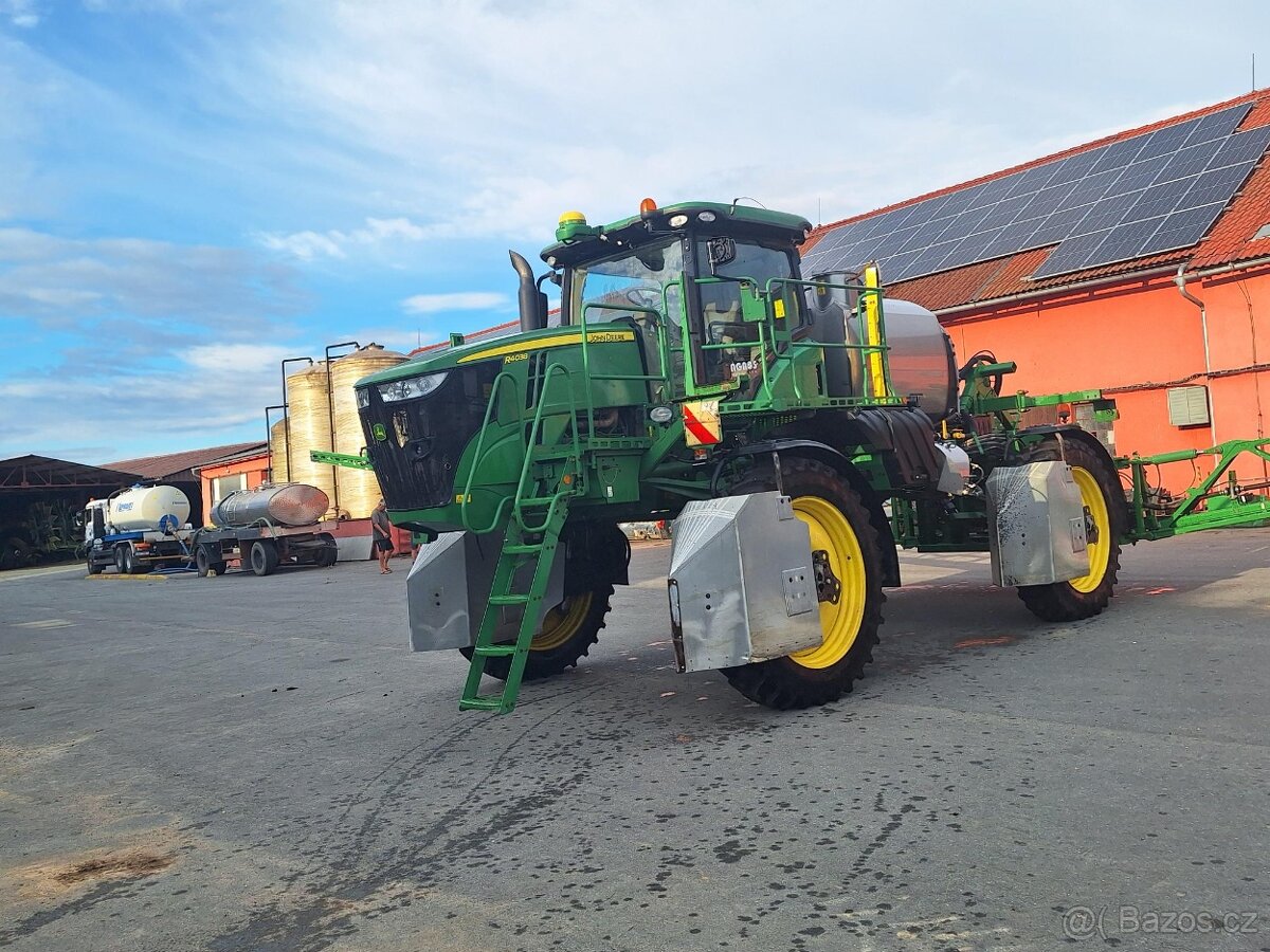 Samochodný postřikovač JOHN DEERE R4038