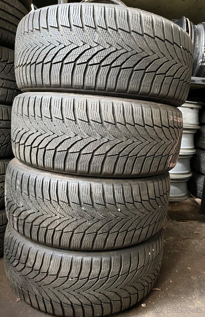 235/45 R18 zimní NEXEN