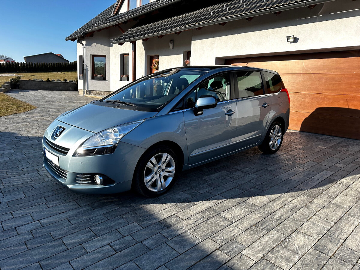 Peugeot 5008 1.6 16v - 103 tis km - 7 míst