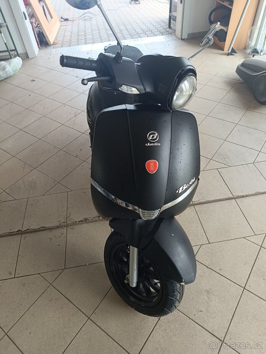 Skutr 125