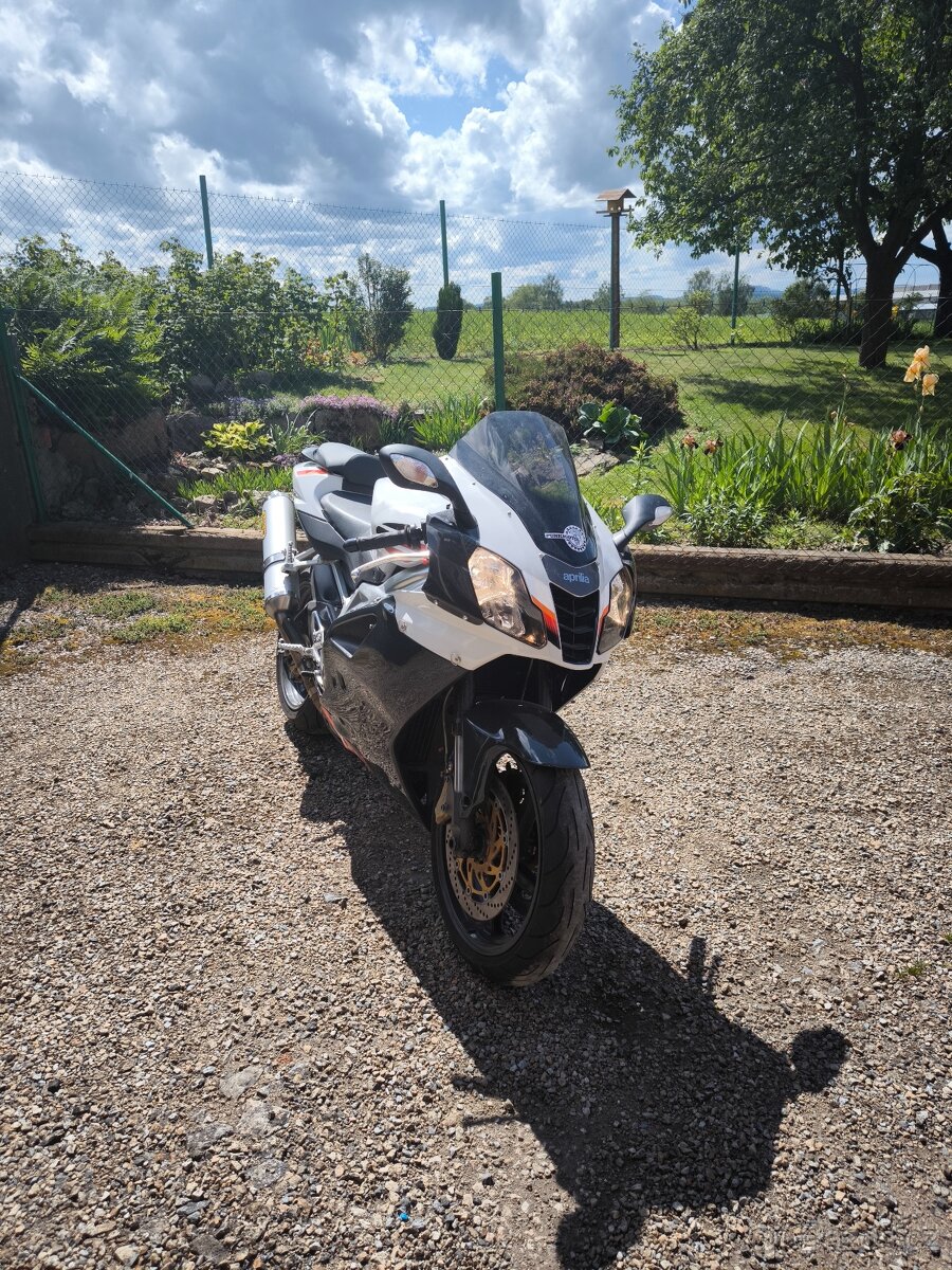 Aprilia rsv 1000 r. Registrace 2008