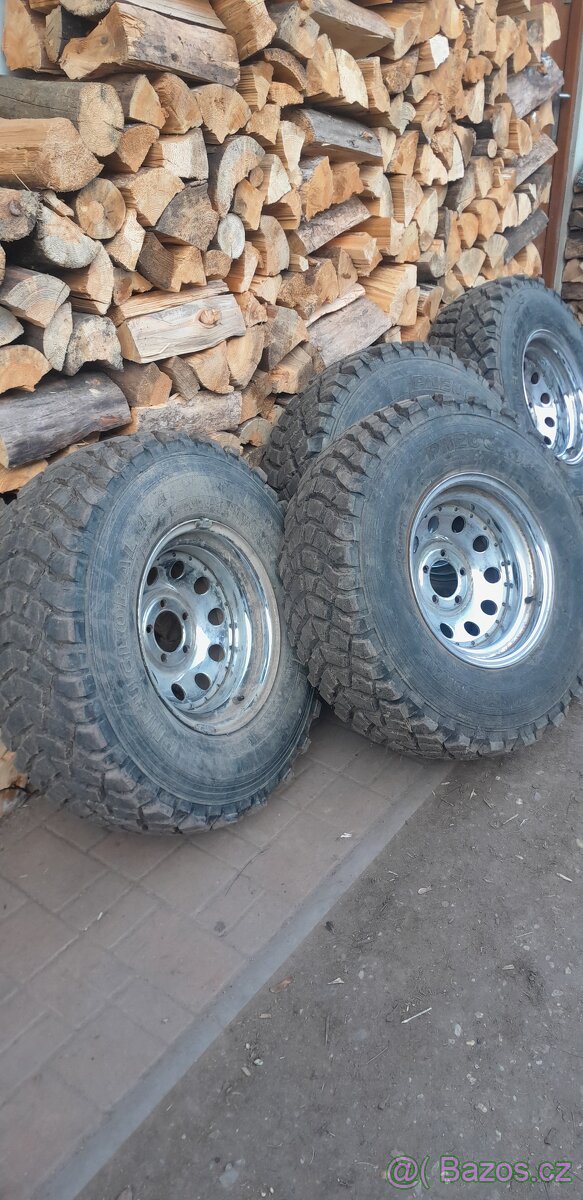 Offroad  kola  na  Jeep - 31x10,5 R 15