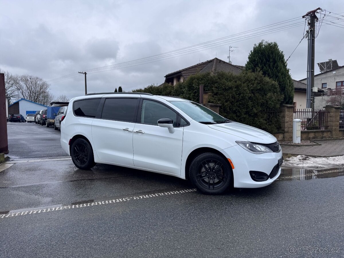 Chrysler Pacifica 3,6 RU LIMITED SUNROOF NAVI S 2019