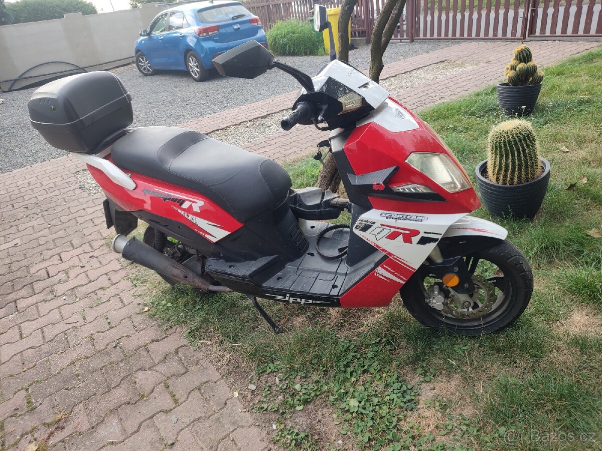 Skútr 125ccm