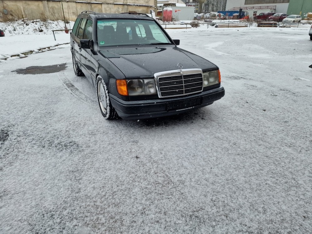 Mercedes W124 300TE, motorizace 300E