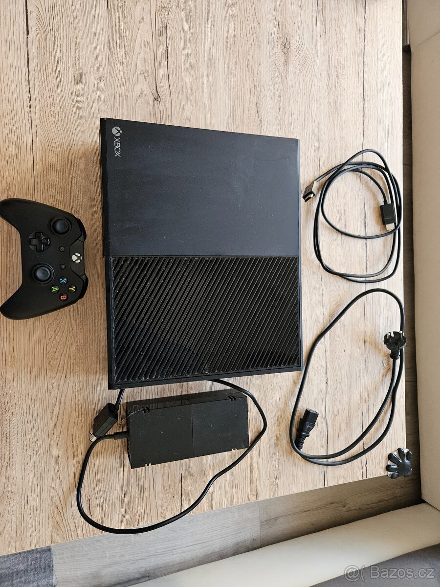 Microsoft Xbox One 1TB + Rainbow Six Siege