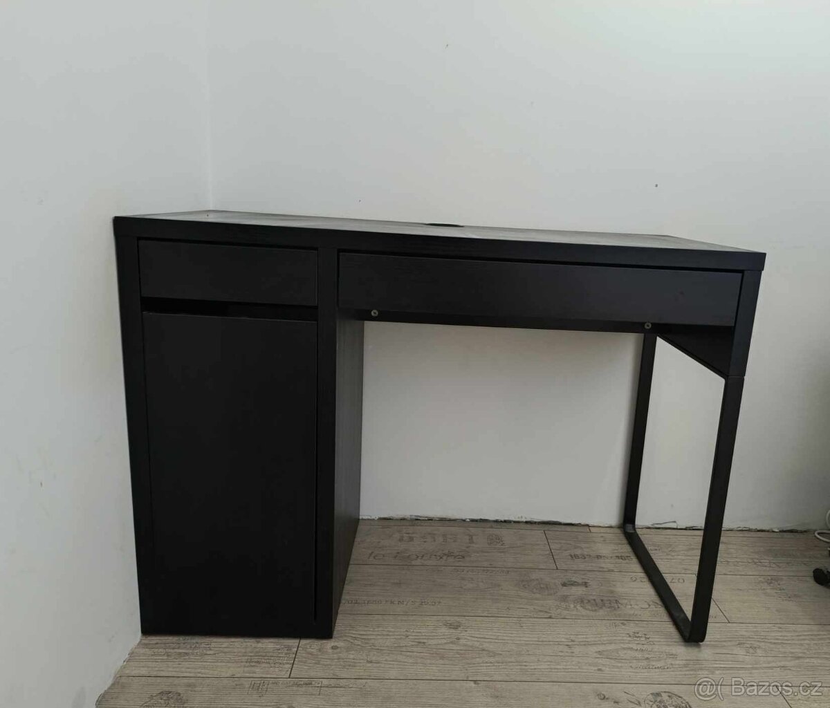 IKEA stůl