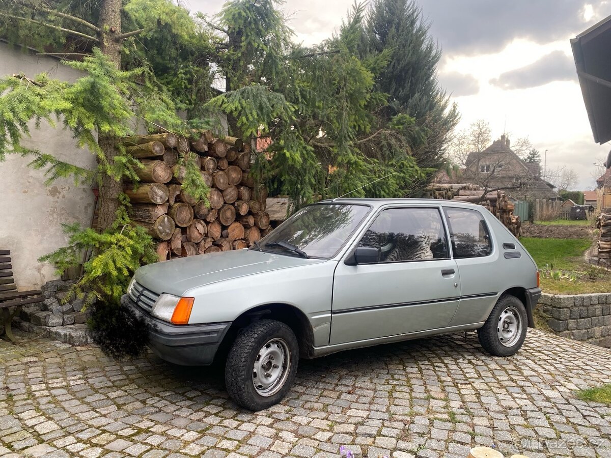 Peugeot 205