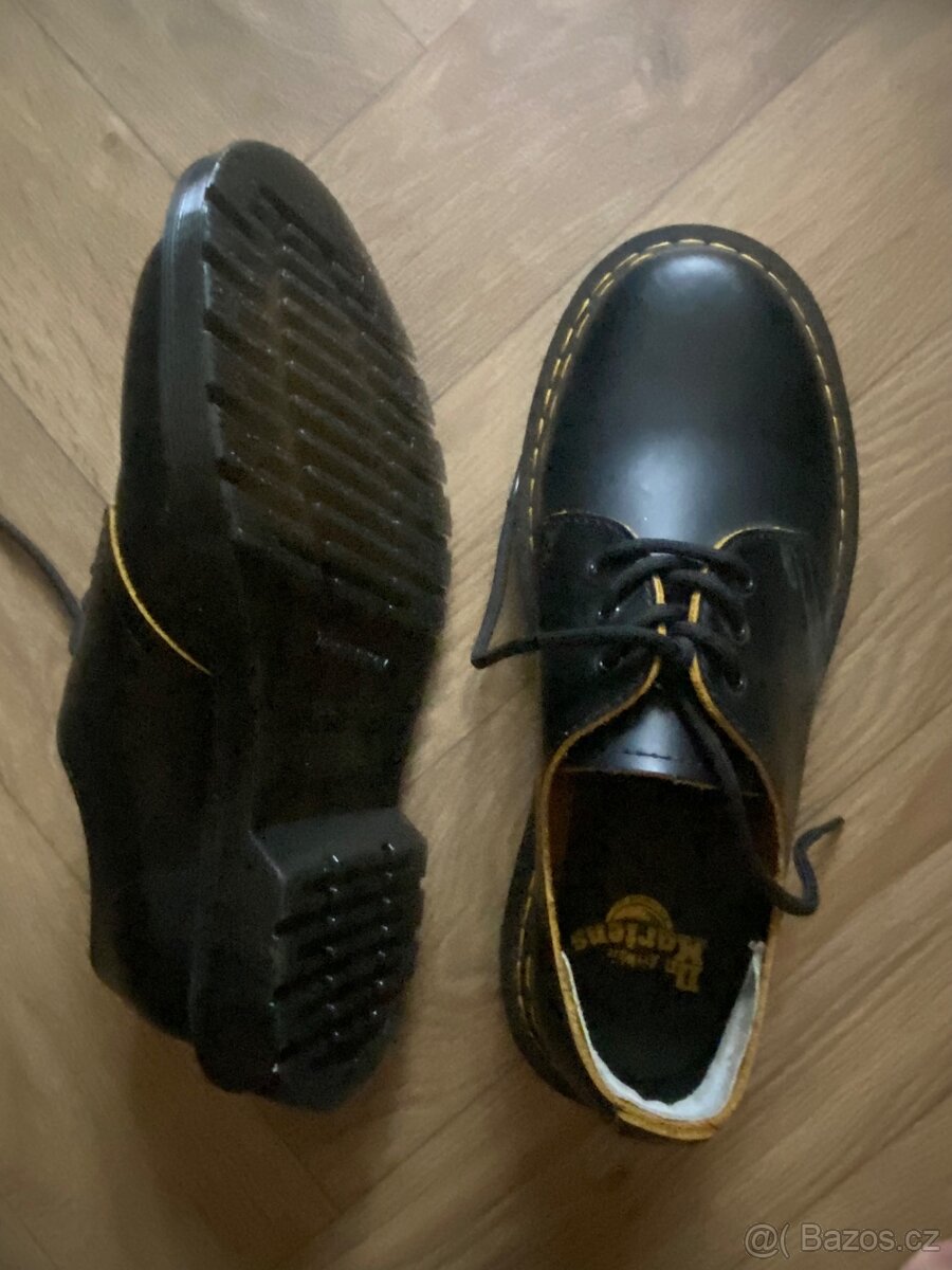 Polobotky Martens, 38