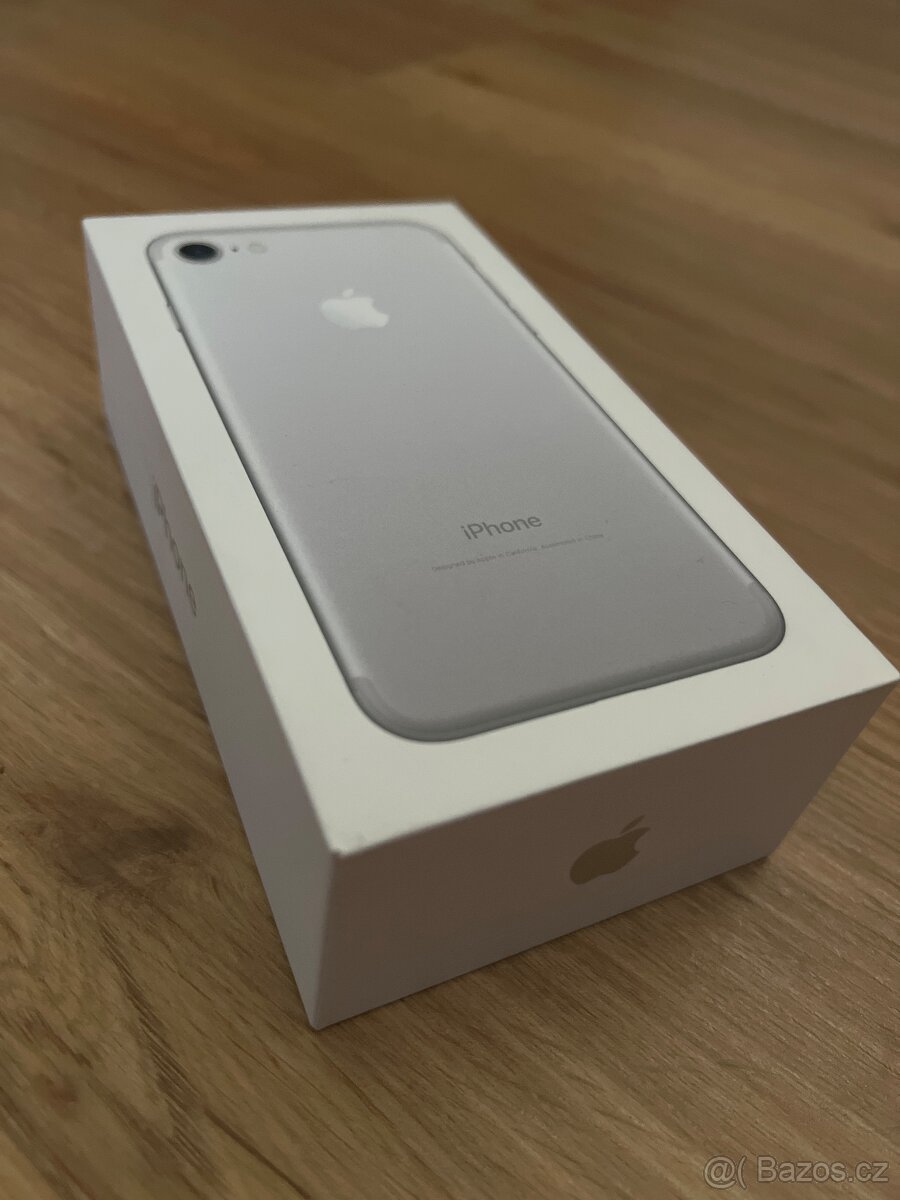 Prodám original krabičku na iPhone 7 silver