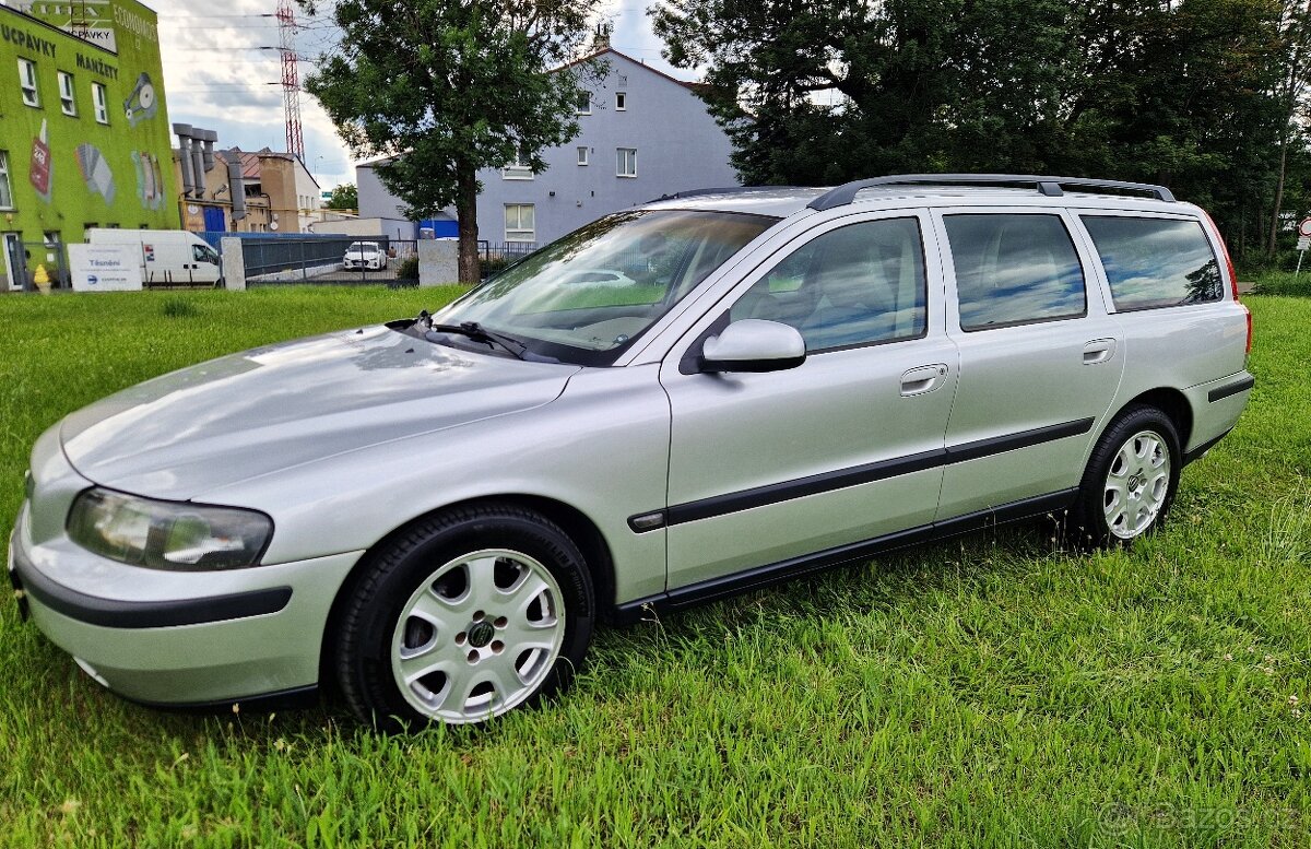 Volvo V70, 2.5D 103KW 1.MAJITEL ROČNÍK1949 - BEZ KOROZE