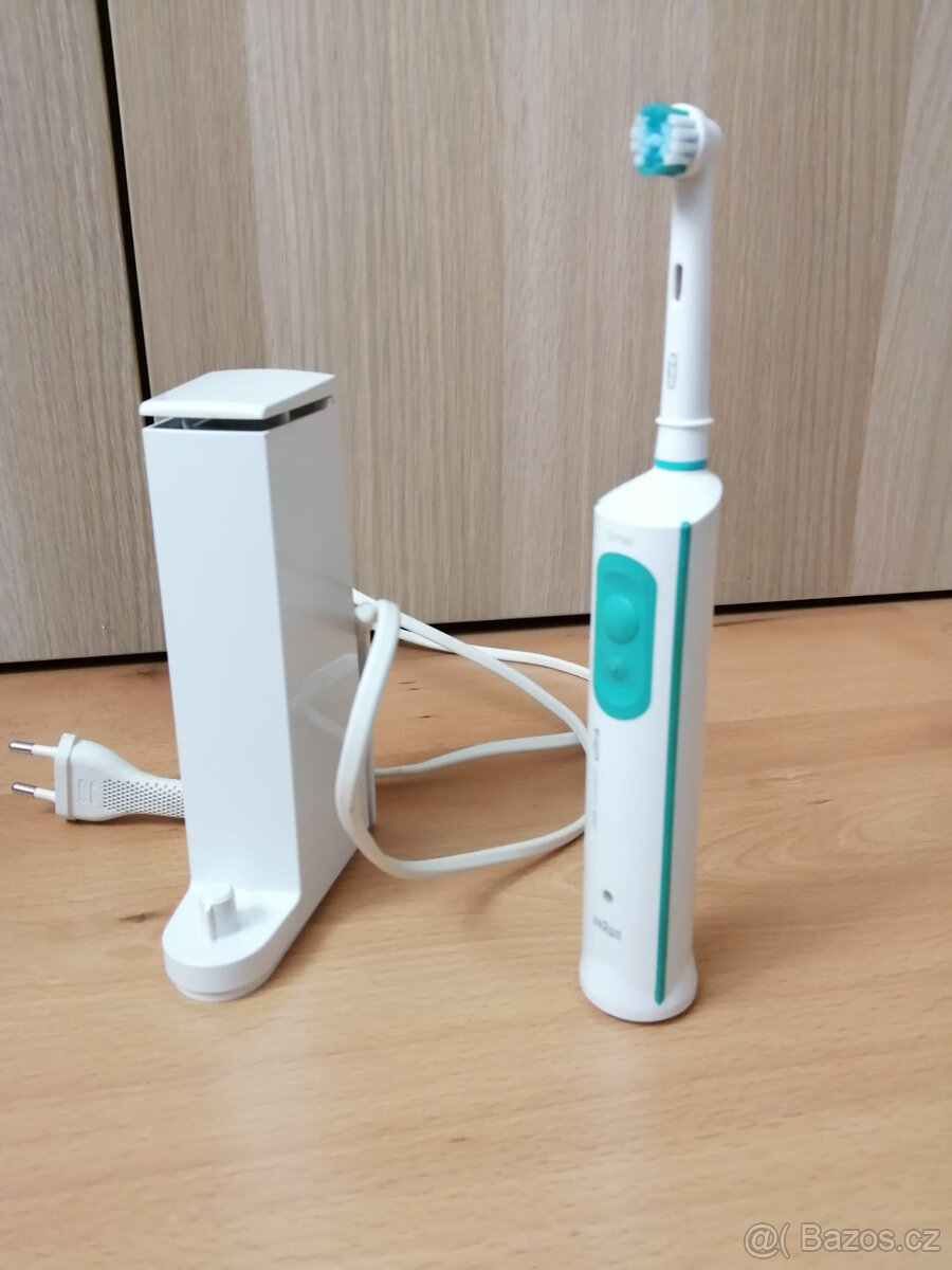 Braun Oral B - elektrický kartáček,nabíjecí stanice