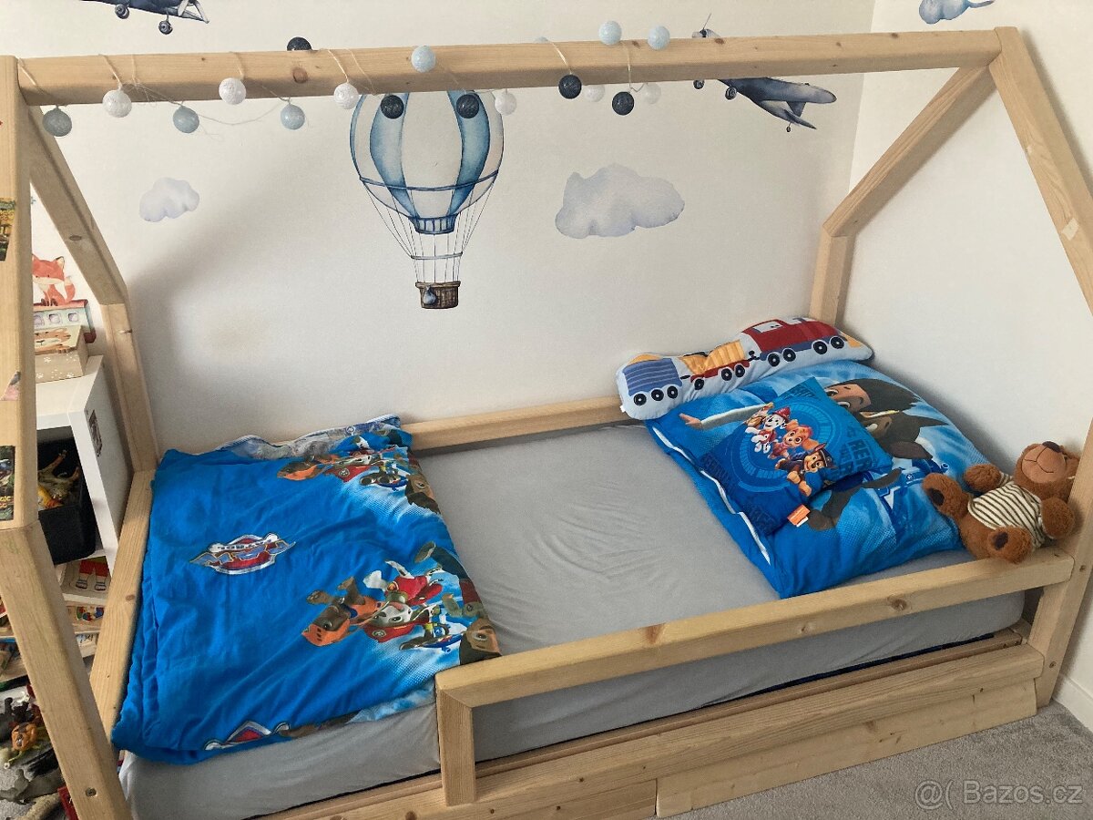 Dětská postel - domečková