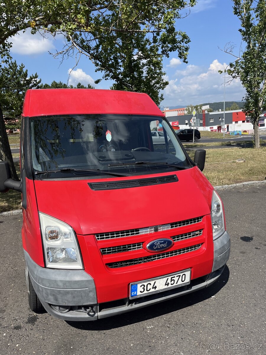 Ford transit l2h2 6 míst